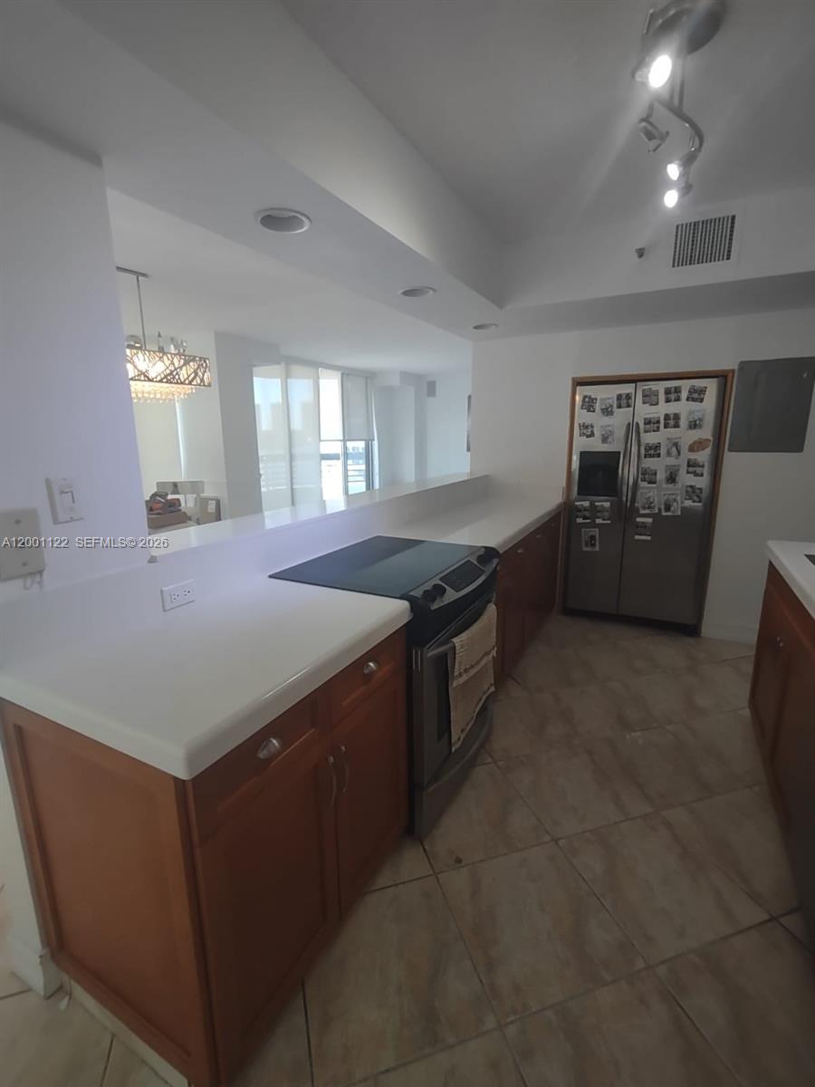 3600 Mystic Pointe Dr 513