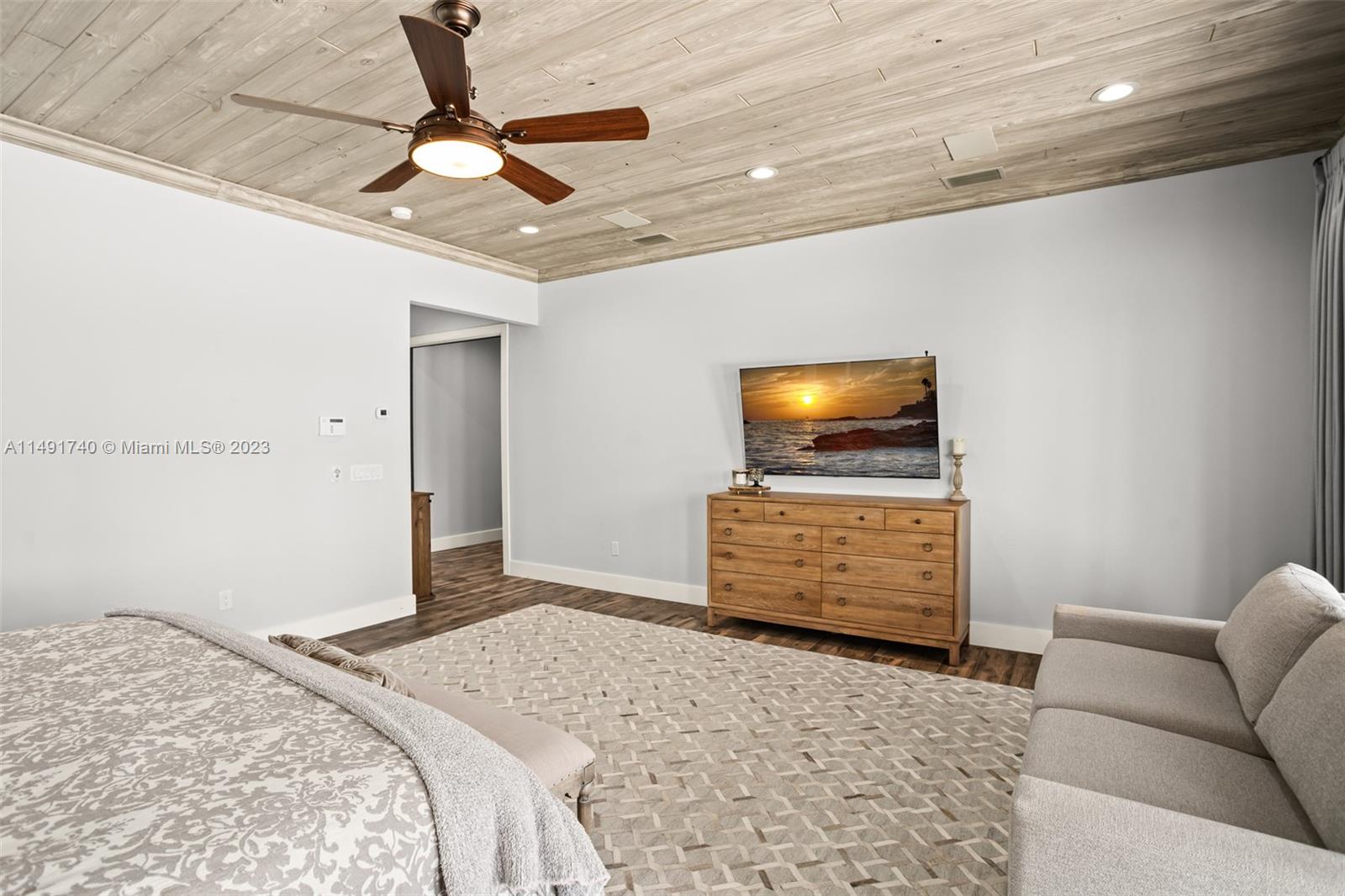 NO SUBDIVISION - Residential