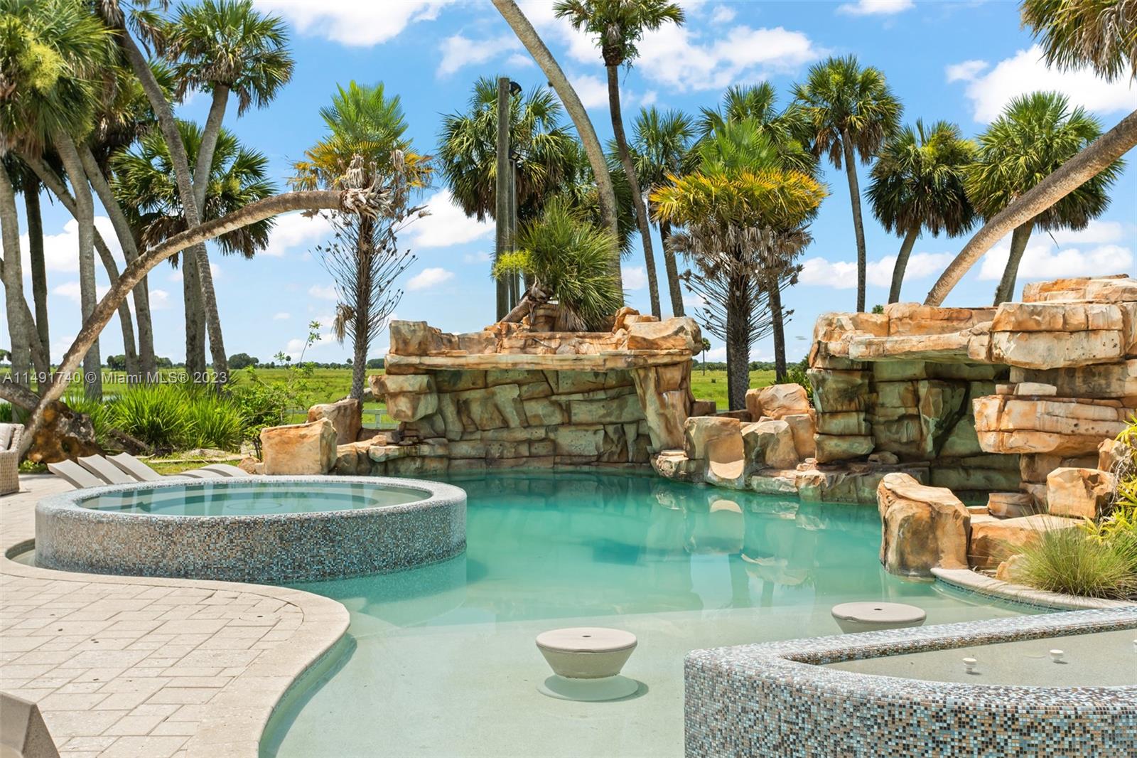 NO SUBDIVISION - Residential
