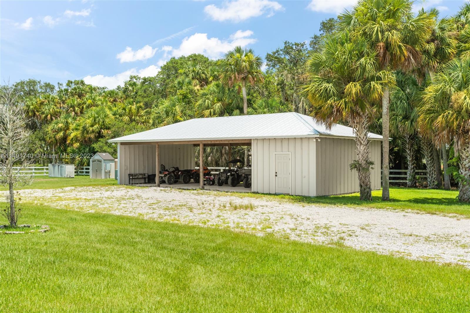 NO SUBDIVISION - Residential