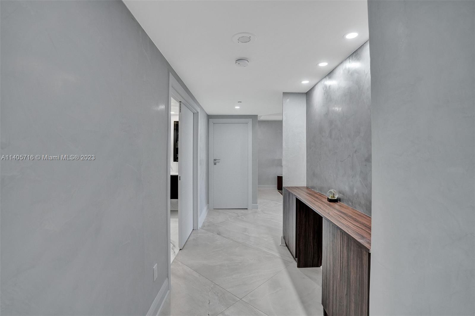 2600 ISL BLVD WILLIAMS IS - Residential