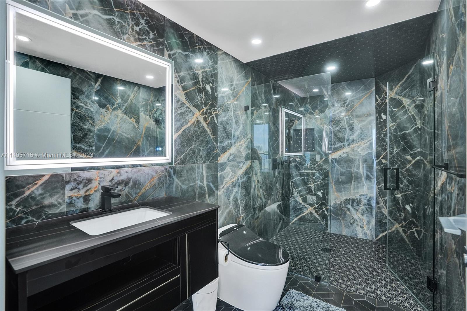 2600 ISL BLVD WILLIAMS IS - Residential