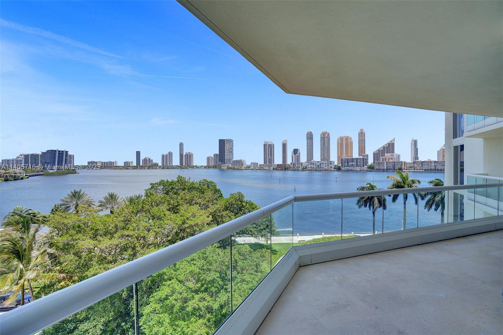 2600 ISL BLVD WILLIAMS IS - Residential