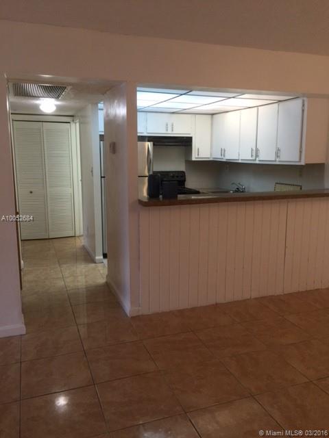 Hampton Court Condo - Residential Lease