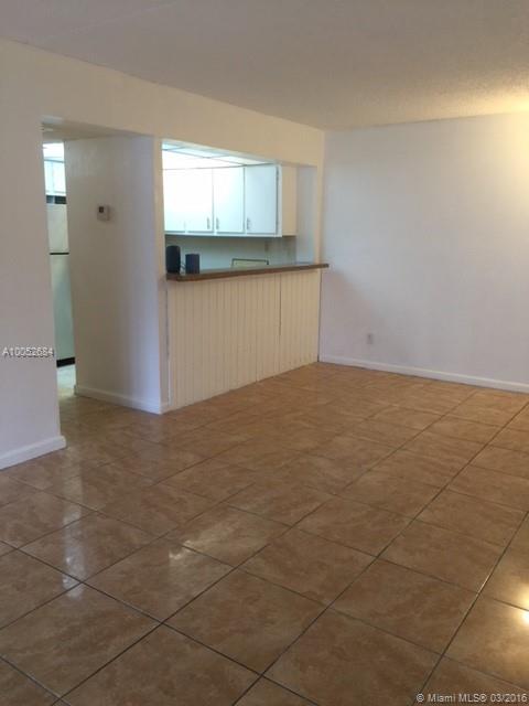 Hampton Court Condo - Residential Lease