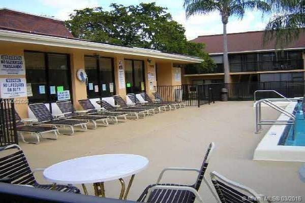 Hampton Court Condo - Residential Lease