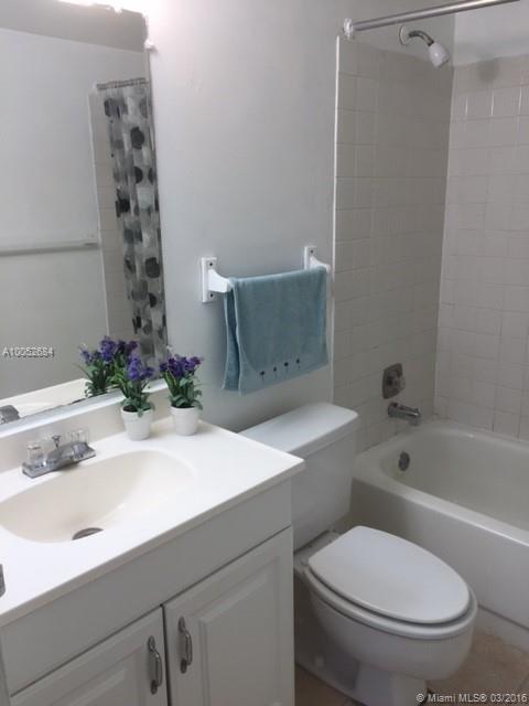 Hampton Court Condo - Residential Lease