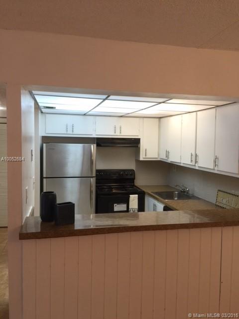 Hampton Court Condo - Residential Lease