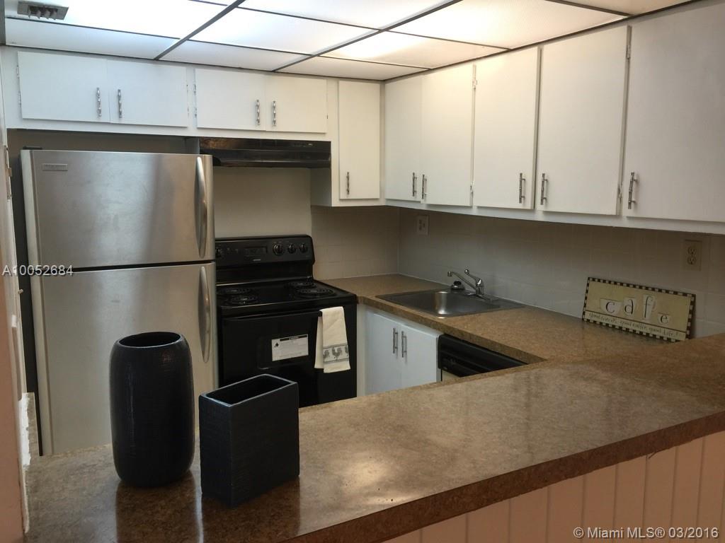Hampton Court Condo - Residential Lease