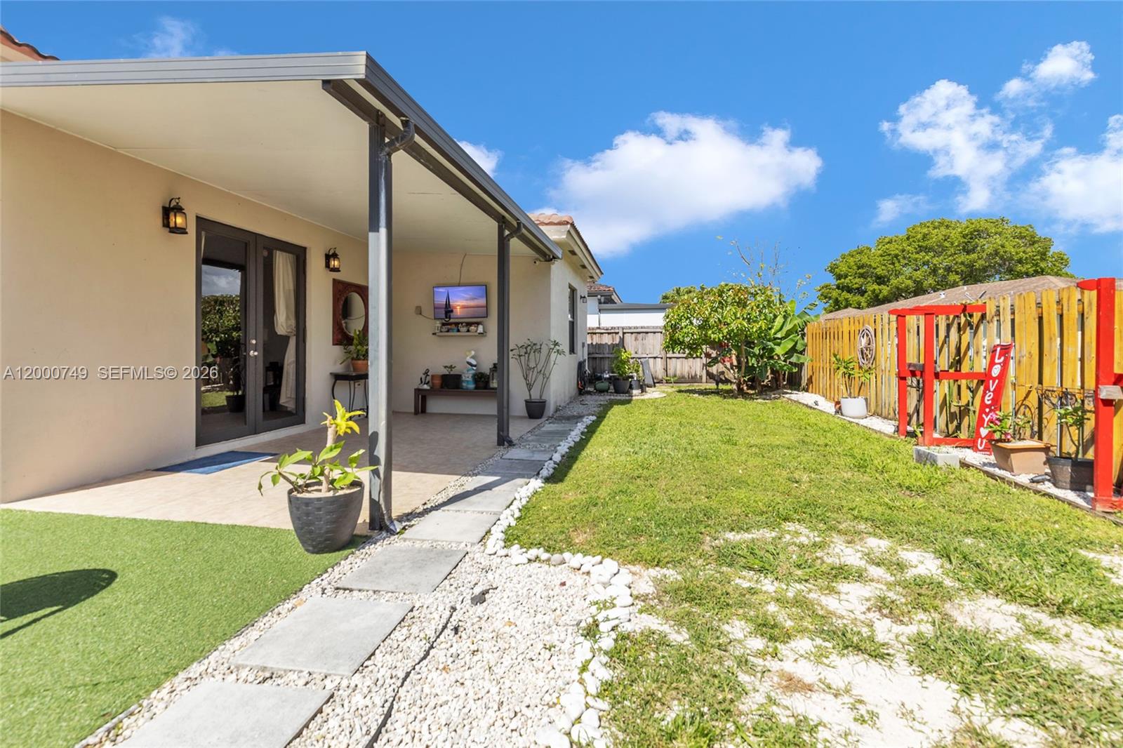 A H AT TURNPIKE SOUTH - Residential