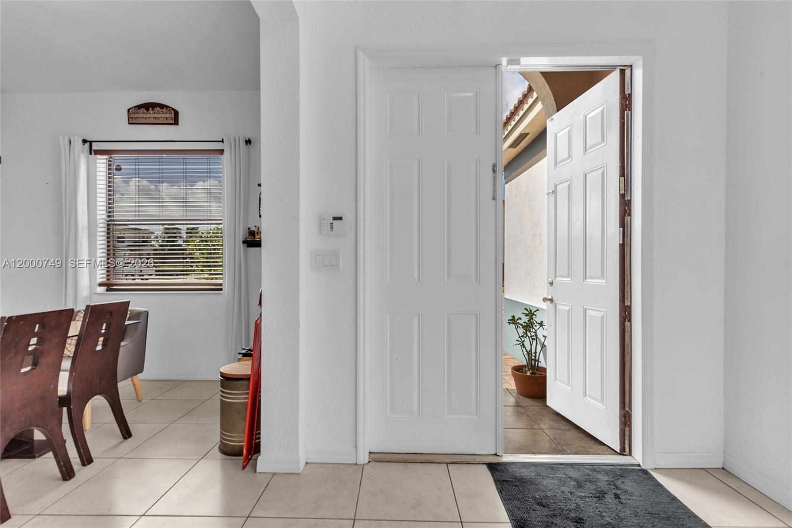 13501 SW 272nd Ter, Homestead, FL, 33032/$620,000 2 13501 SW 272nd Ter