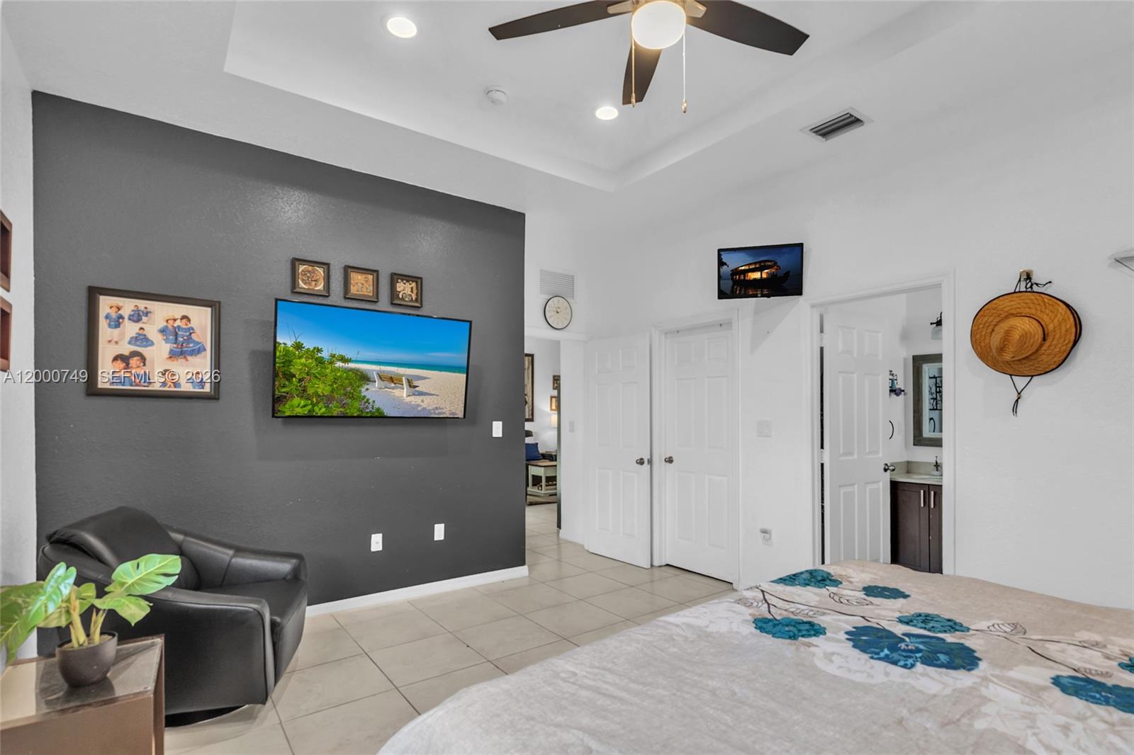 A H AT TURNPIKE SOUTH - Residential