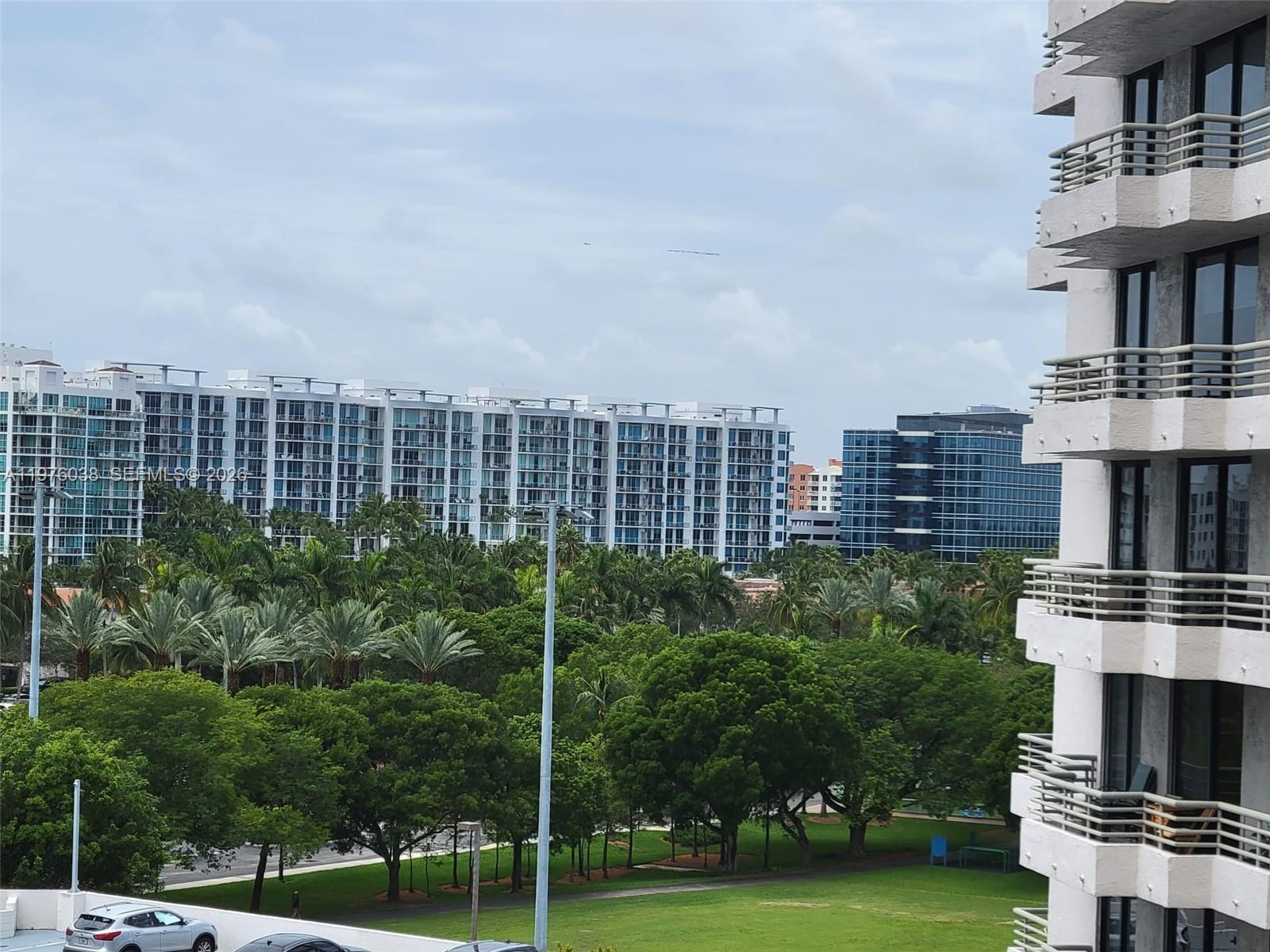 3300 NE 191st St 814