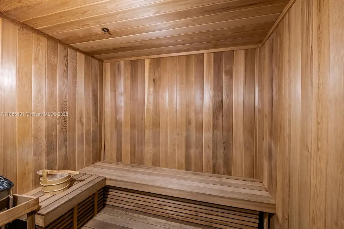 BRICKELLHOUSE CONDO - Residential Lease