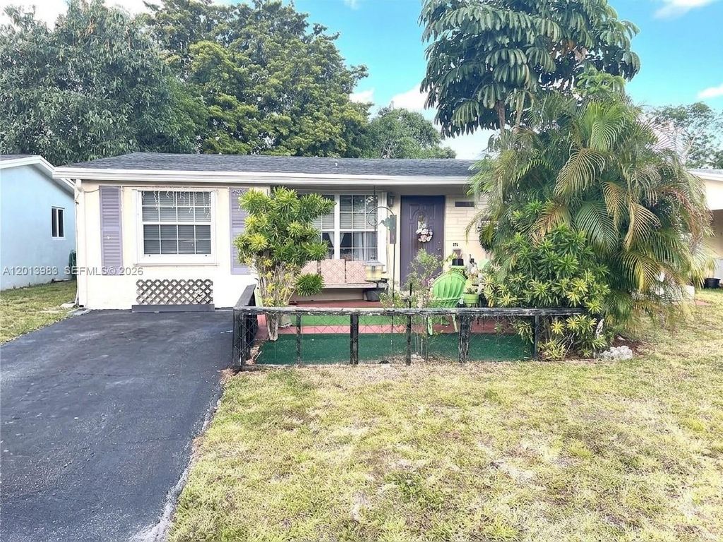 Photo of 371 SW 67th Ter, Pembroke Pines, FL 33023 (MLS # A12013983)