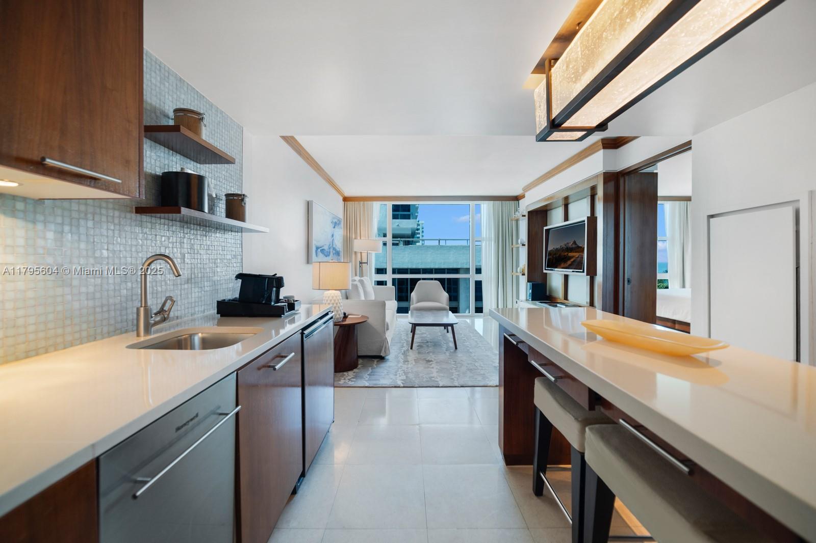 6801 Collins Ave 502