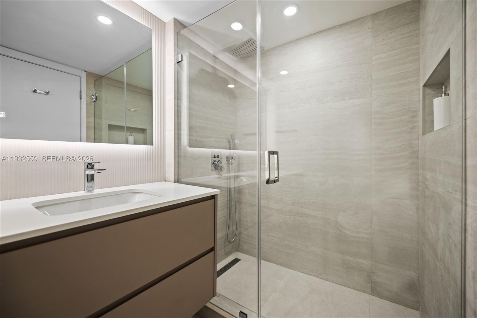 THE CLIPPER AT BISC COVE - Residential Lease
