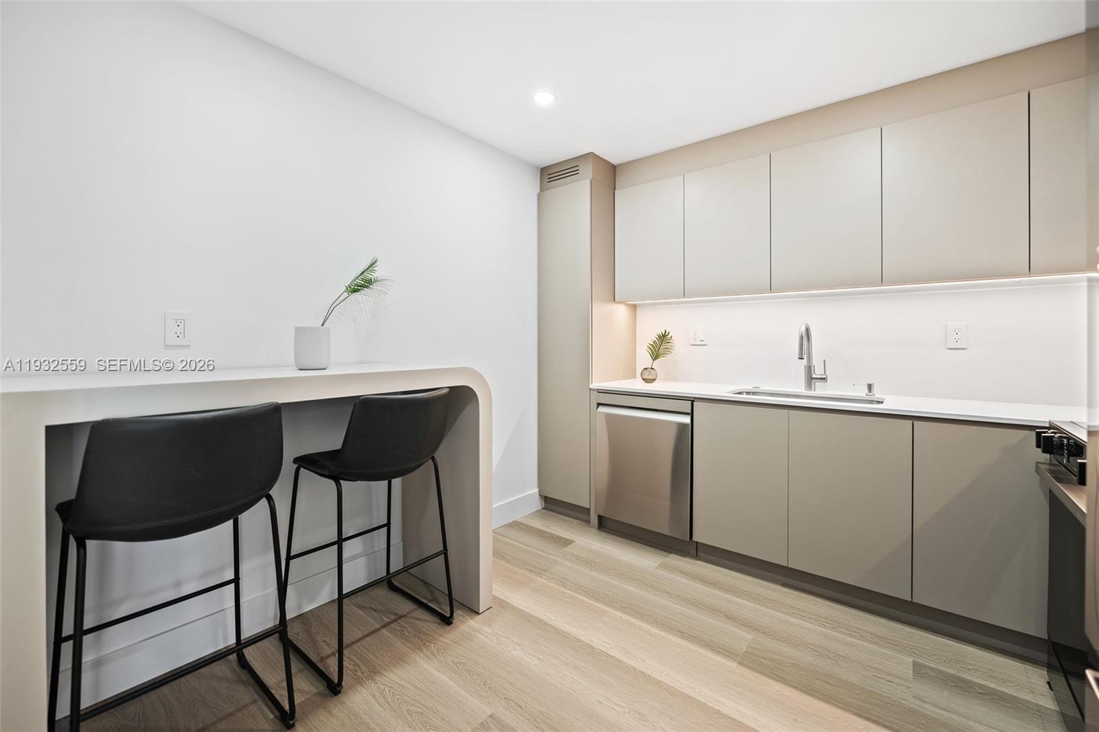 THE CLIPPER AT BISC COVE - Residential Lease