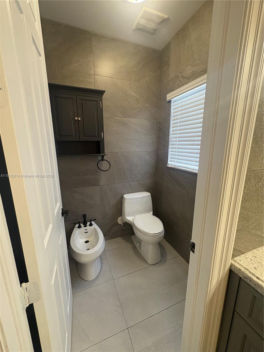 HIALEAH 13TH ADDN AMD PL - Residential Lease