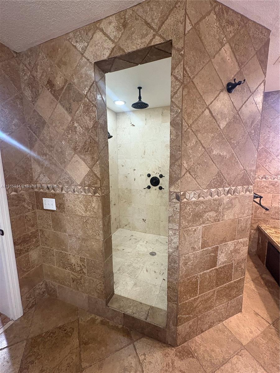 HIALEAH 13TH ADDN AMD PL - Residential Lease