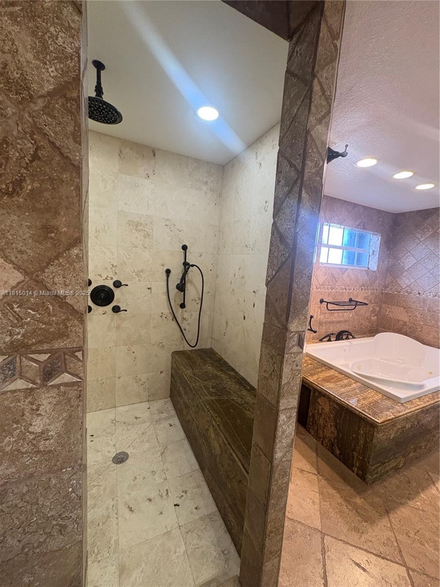 HIALEAH 13TH ADDN AMD PL - Residential Lease