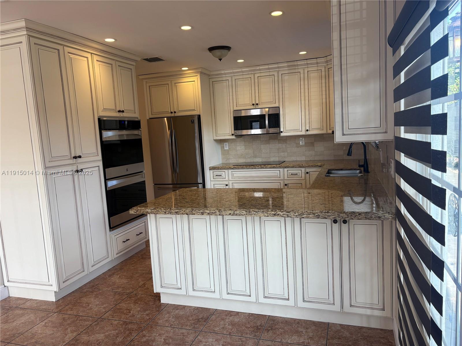 HIALEAH 13TH ADDN AMD PL - Residential Lease