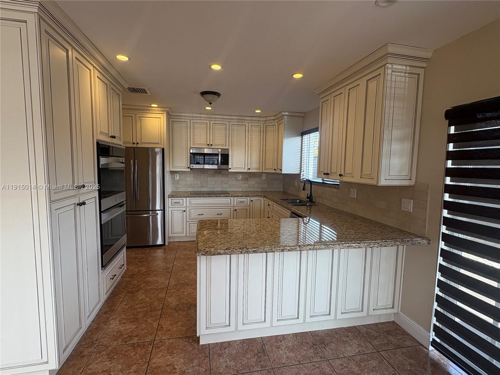 HIALEAH 13TH ADDN AMD PL - Residential Lease