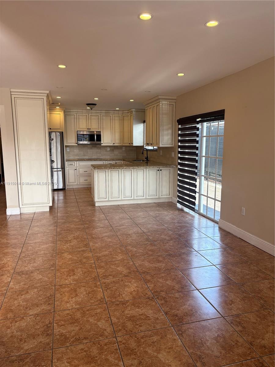 HIALEAH 13TH ADDN AMD PL - Residential Lease