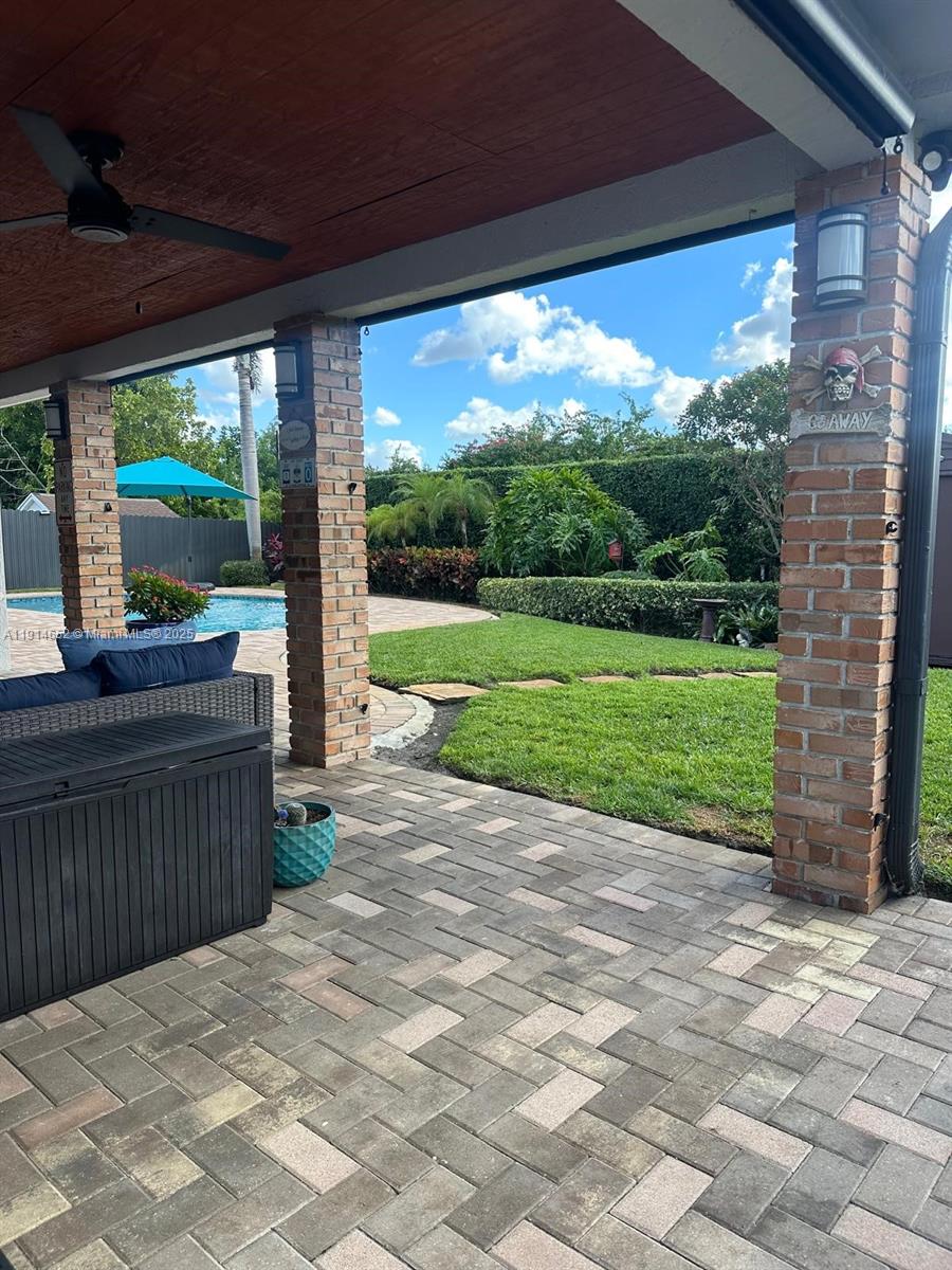 PALM SPRINGS NORTH SEC T - Residential