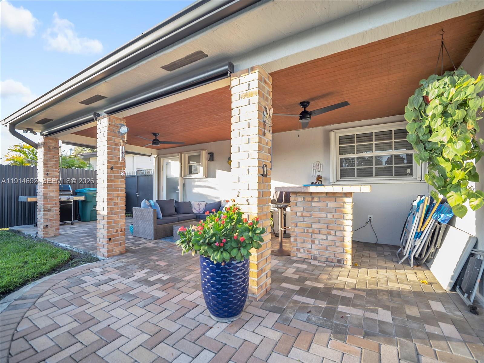 PALM SPRINGS NORTH SEC T - Residential