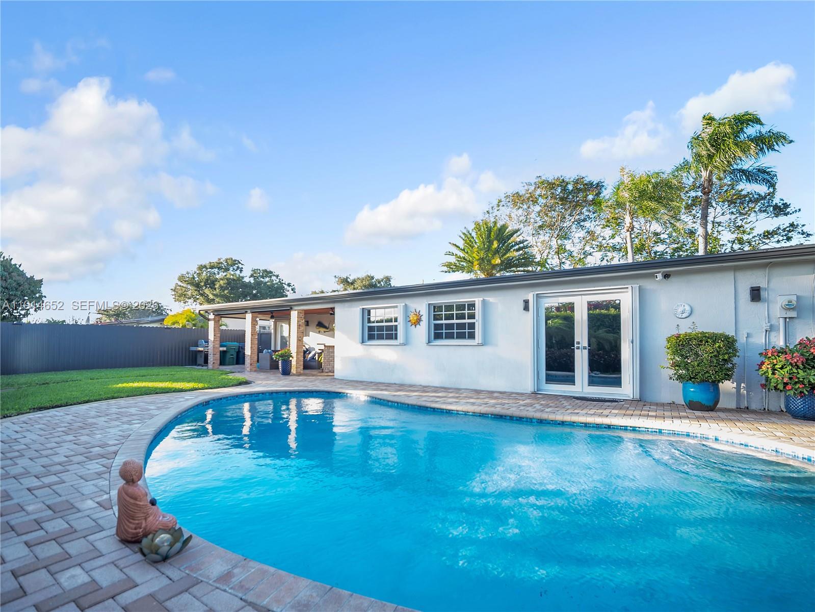 PALM SPRINGS NORTH SEC T - Residential