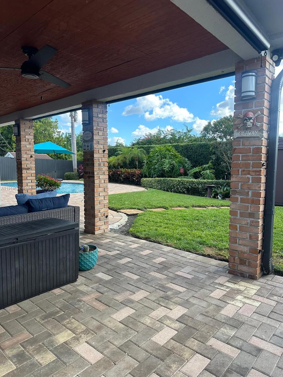 PALM SPRINGS NORTH SEC T - Residential