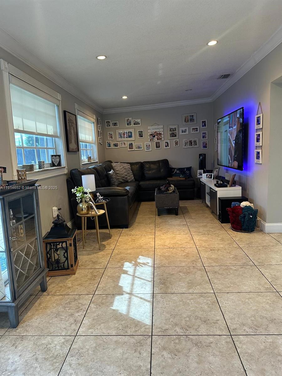 PALM SPRINGS NORTH SEC T - Residential