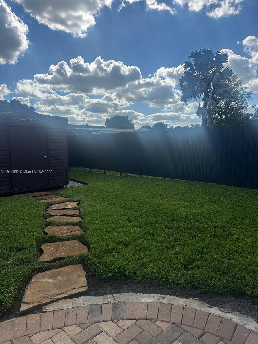 PALM SPRINGS NORTH SEC T - Residential