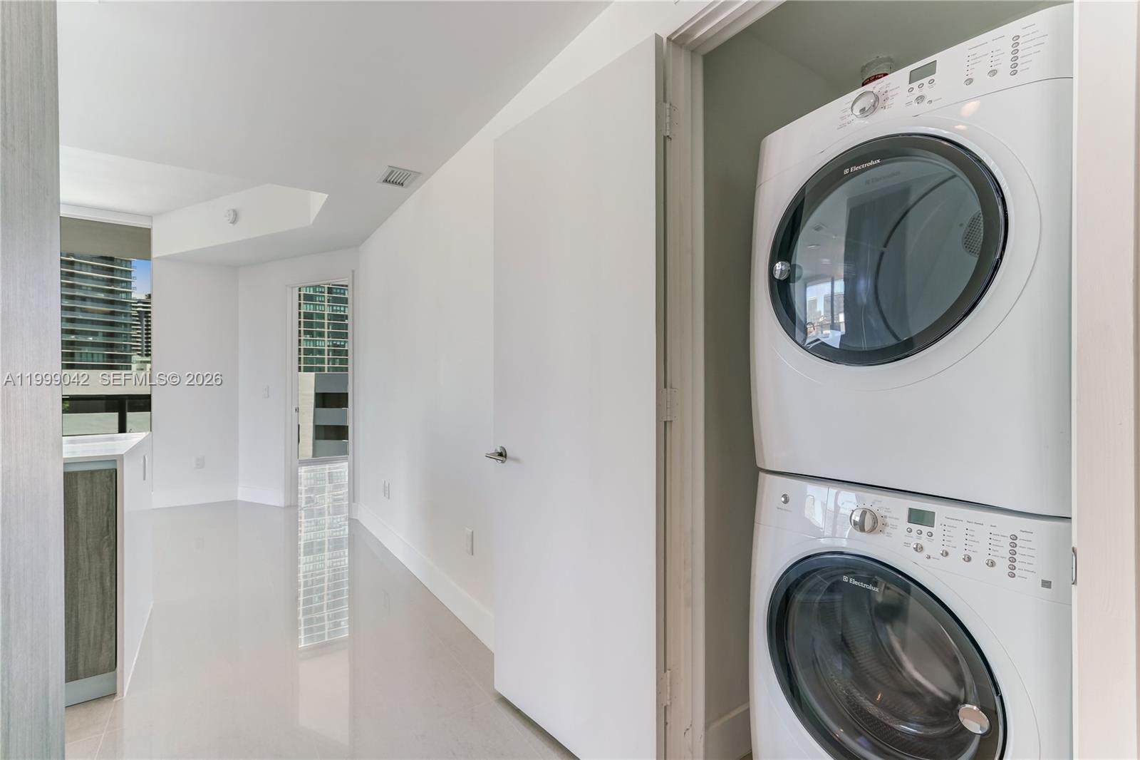 BISCAYNE BEACH CONDO - Residential Lease