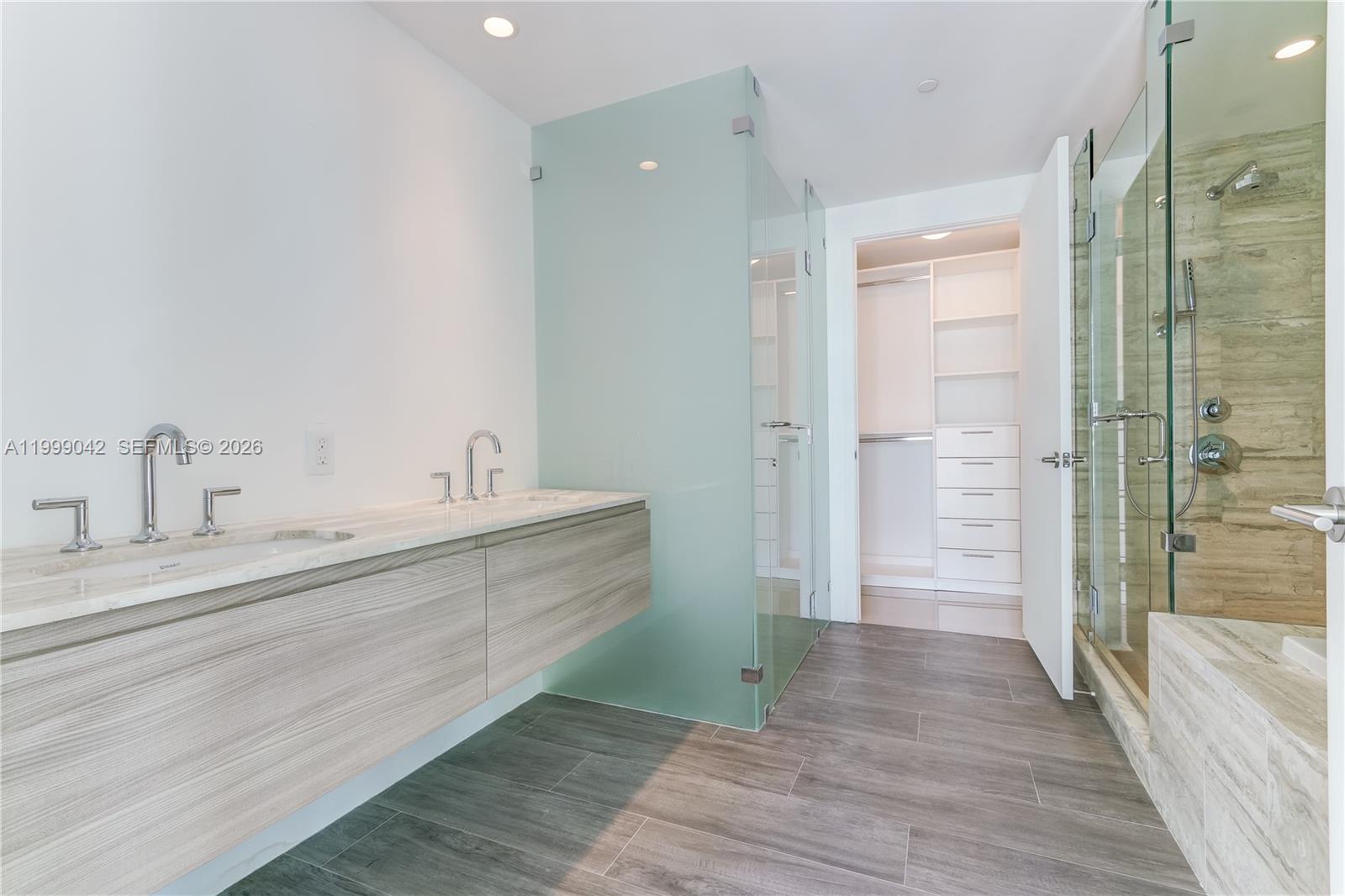 BISCAYNE BEACH CONDO - Residential Lease