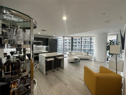 45 SW 9th St 2501 Miami FL 33130