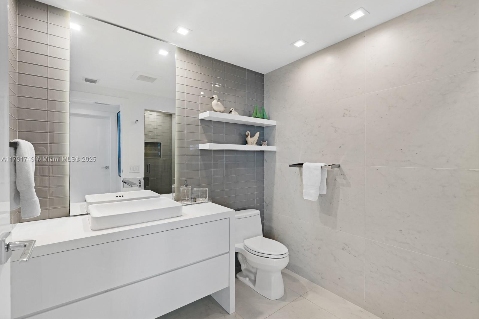 MOSAIC ON MIAMI BEACH CON - Residential