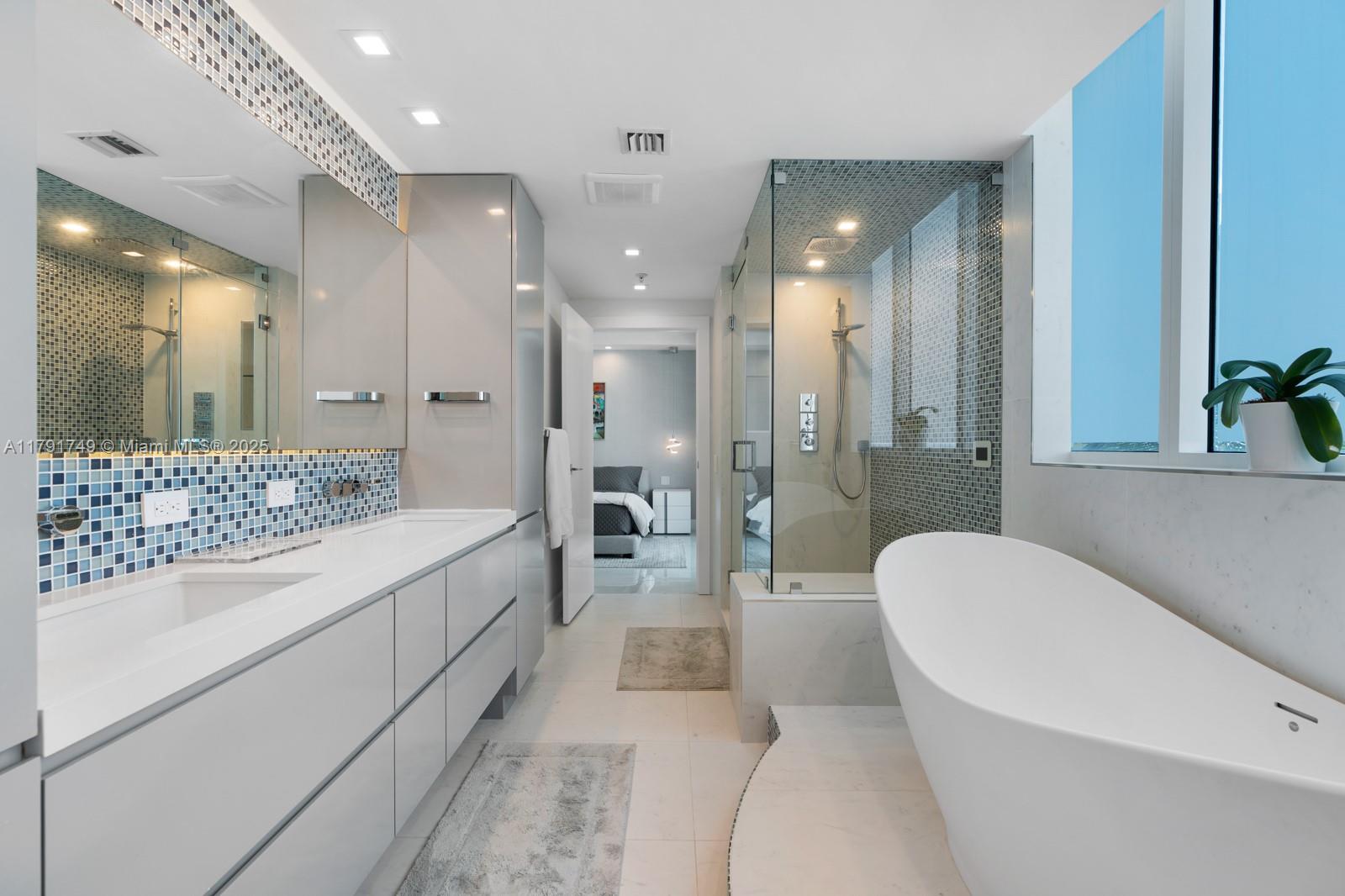 MOSAIC ON MIAMI BEACH CON - Residential