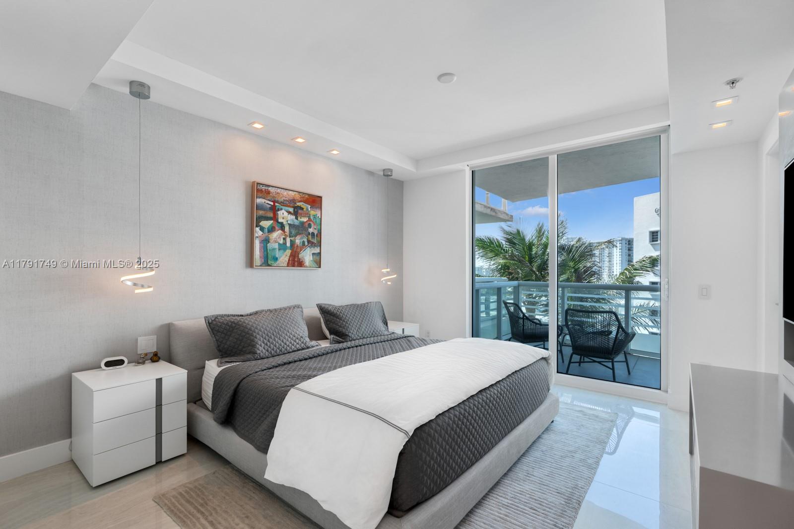 MOSAIC ON MIAMI BEACH CON - Residential