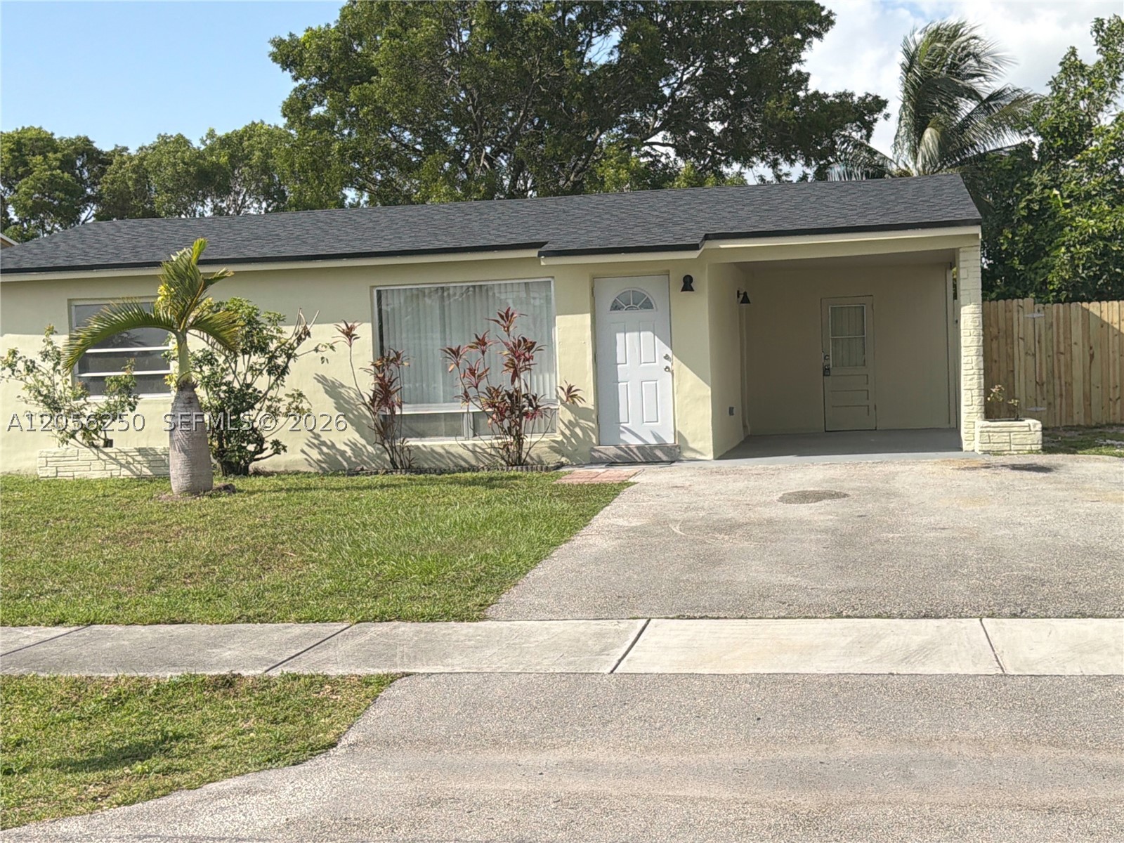 4940 SW 18th St