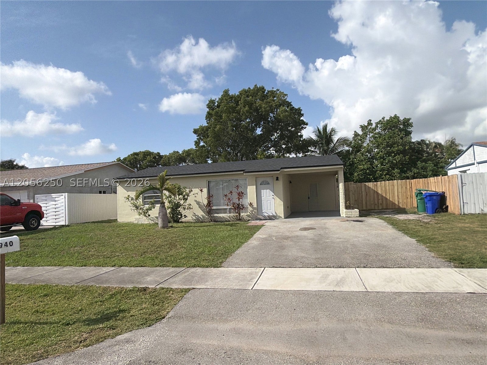 4940 SW 18th St