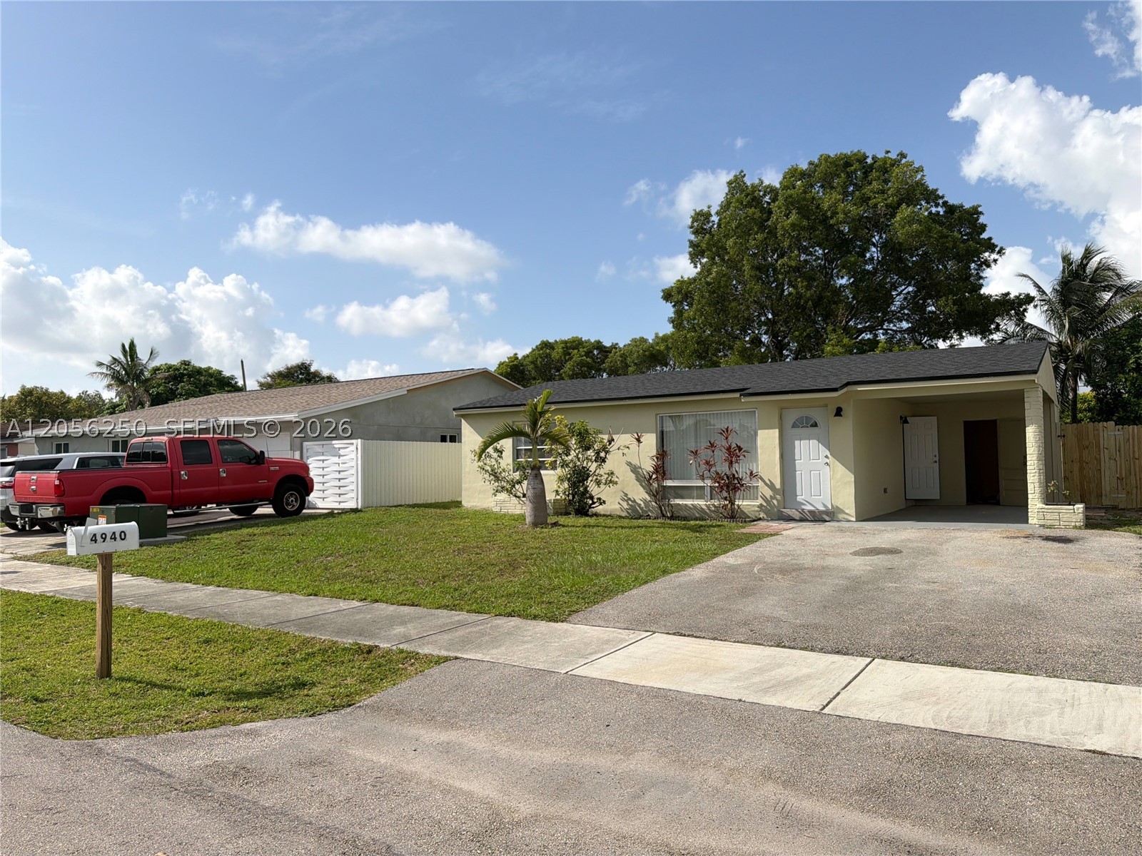 4940 SW 18th St