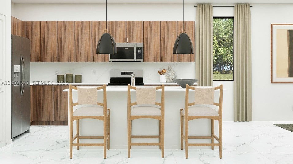 7999 NW 25 CT