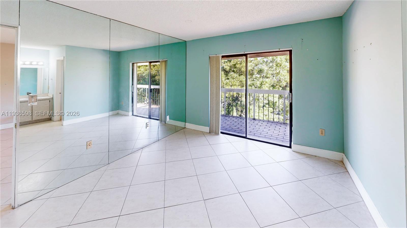 PENINSULA AT INTL GARDENS - Residential