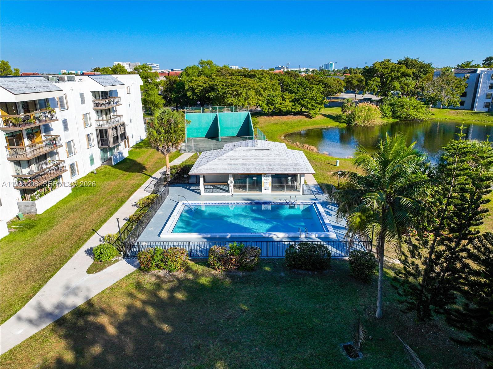 PENINSULA AT INTL GARDENS - Residential