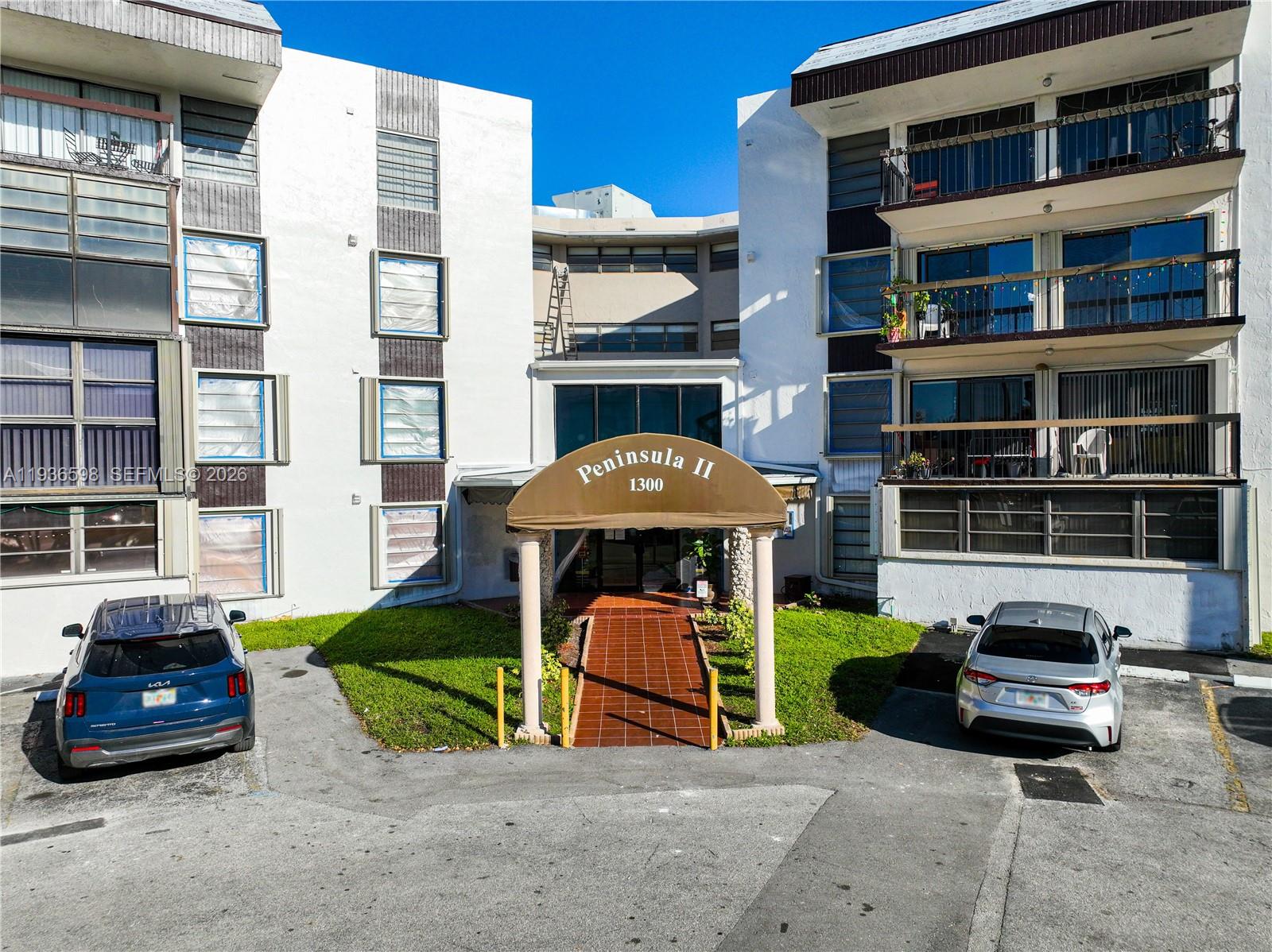 PENINSULA AT INTL GARDENS - Residential