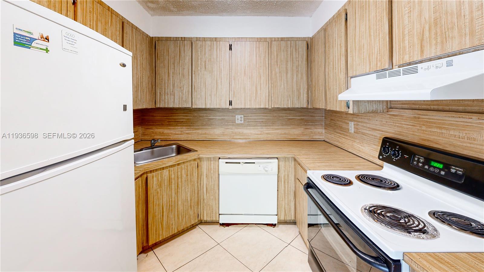 PENINSULA AT INTL GARDENS - Residential