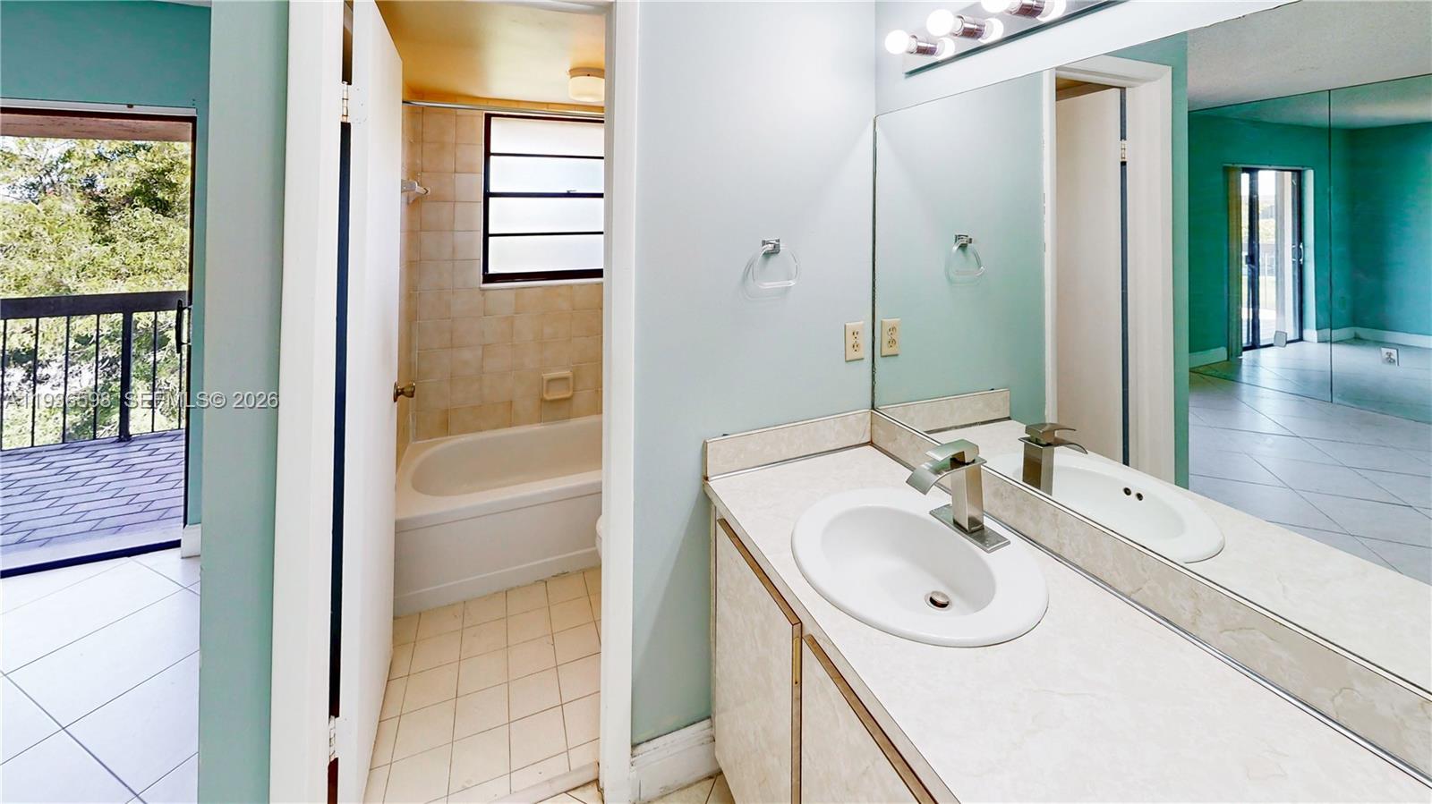 PENINSULA AT INTL GARDENS - Residential