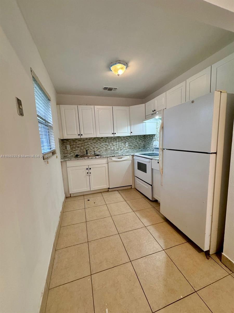 KINGS POINT BRITTANY COND - Residential